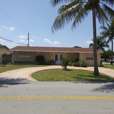 Bon Soleil Stadium Guesthome Miramar Exterior foto
